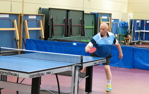 Départementale 1 lors de la 4 éme Journée
Adversaire: TT Mers Tréport Eu
Gérard notre champion vétéran assure encore l'essentiel!