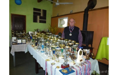 L'Homme aux 44 Coupes